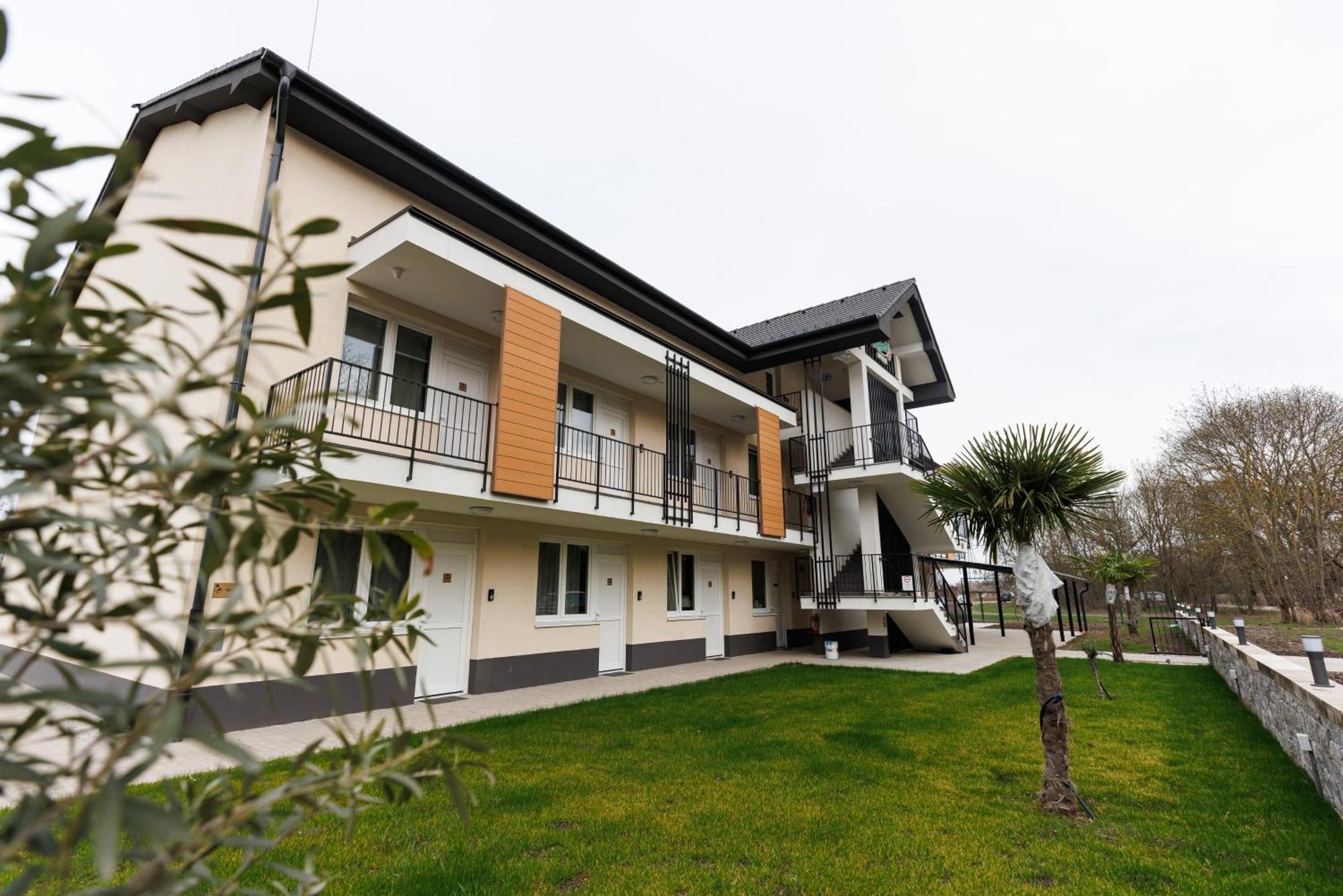 Safari Hotel Сегед Екстериор снимка